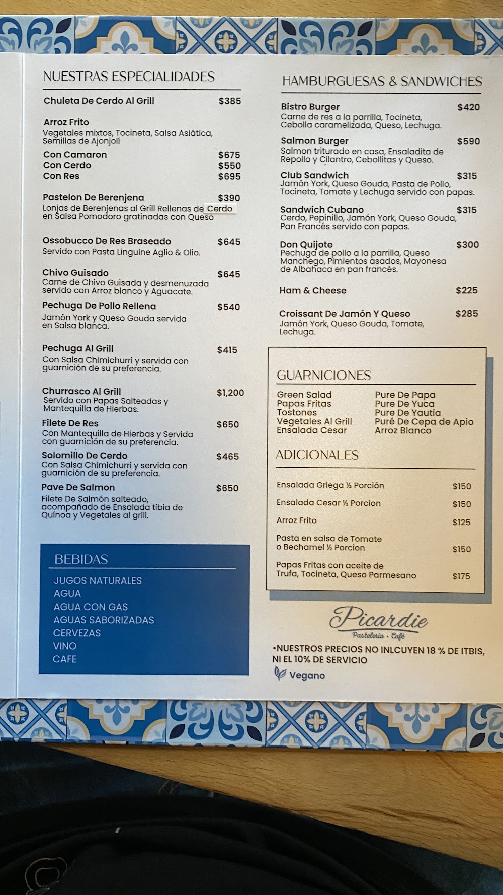 Picardie Pastelería. Cafe